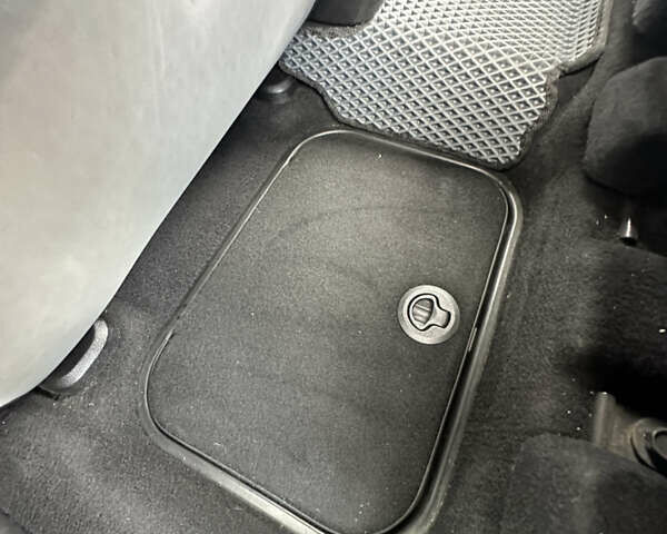 Белый Додж Джорни, объемом двигателя 2.36 л и пробегом 153 тыс. км за 12500 $, фото 50 на Automoto.ua