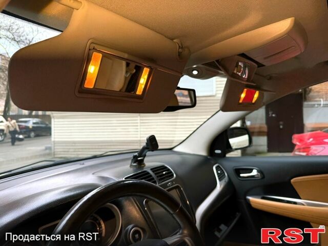 Белый Додж Джорни, объемом двигателя 3.6 л и пробегом 210 тыс. км за 12000 $, фото 13 на Automoto.ua