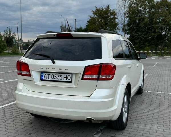 Белый Додж Джорни, объемом двигателя 2.36 л и пробегом 213 тыс. км за 9300 $, фото 3 на Automoto.ua