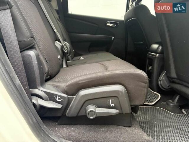 Білий Додж Джорні, об'ємом двигуна 2.4 л та пробігом 121 тис. км за 10290 $, фото 28 на Automoto.ua