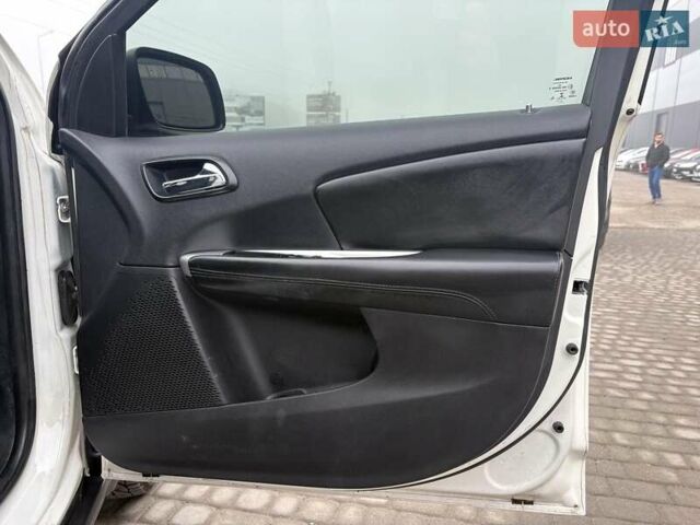 Білий Додж Джорні, об'ємом двигуна 2.4 л та пробігом 121 тис. км за 10290 $, фото 26 на Automoto.ua