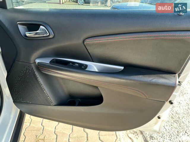 Білий Додж Джорні, об'ємом двигуна 3.6 л та пробігом 211 тис. км за 12000 $, фото 11 на Automoto.ua