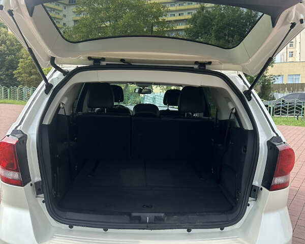 Белый Додж Джорни, объемом двигателя 2.36 л и пробегом 153 тыс. км за 12500 $, фото 23 на Automoto.ua