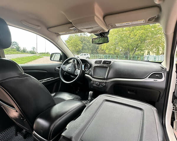 Белый Додж Джорни, объемом двигателя 2.36 л и пробегом 153 тыс. км за 12500 $, фото 42 на Automoto.ua