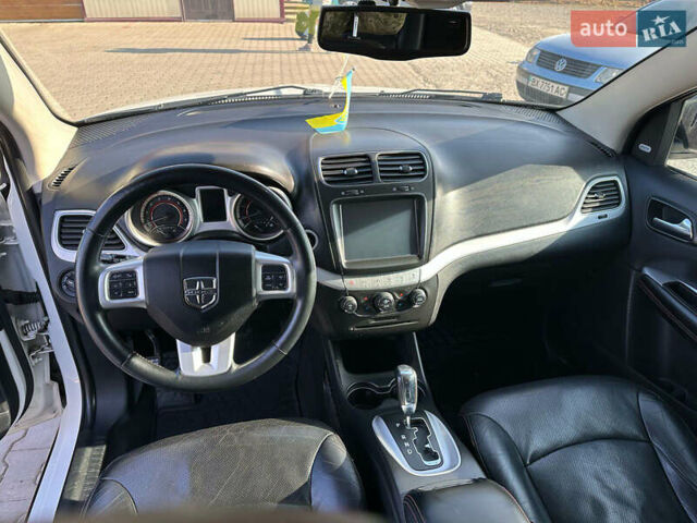 Білий Додж Джорні, об'ємом двигуна 3.6 л та пробігом 211 тис. км за 12000 $, фото 13 на Automoto.ua