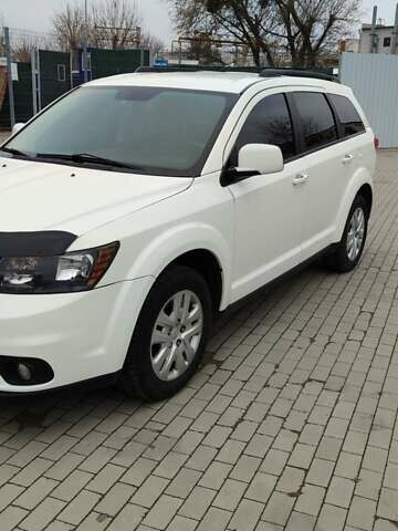 Белый Додж Джорни, объемом двигателя 2.36 л и пробегом 204 тыс. км за 10000 $, фото 4 на Automoto.ua