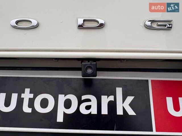 Білий Додж Джорні, об'ємом двигуна 2.4 л та пробігом 121 тис. км за 10290 $, фото 33 на Automoto.ua