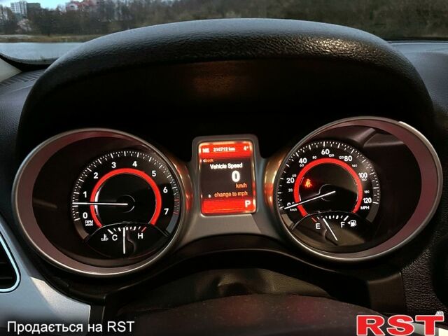 Белый Додж Джорни, объемом двигателя 3.6 л и пробегом 210 тыс. км за 12000 $, фото 7 на Automoto.ua