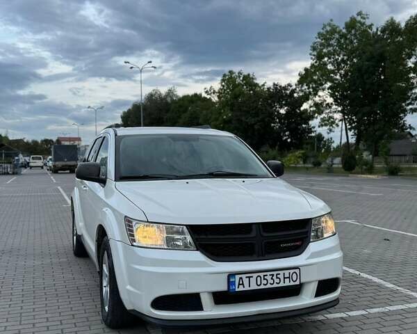 Белый Додж Джорни, объемом двигателя 2.36 л и пробегом 213 тыс. км за 9300 $, фото 1 на Automoto.ua