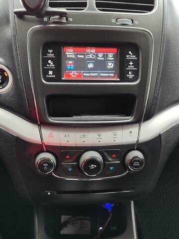 Белый Додж Джорни, объемом двигателя 2.36 л и пробегом 204 тыс. км за 10000 $, фото 20 на Automoto.ua