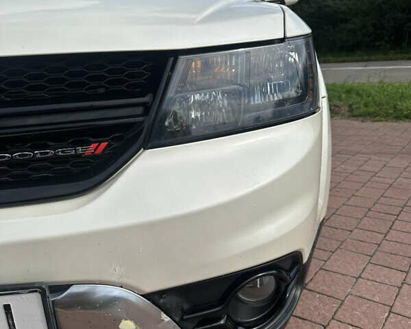 Белый Додж Джорни, объемом двигателя 2.36 л и пробегом 153 тыс. км за 12500 $, фото 5 на Automoto.ua
