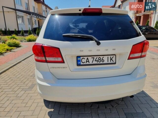 Білий Додж Джорні, об'ємом двигуна 2.4 л та пробігом 184 тис. км за 10000 $, фото 1 на Automoto.ua