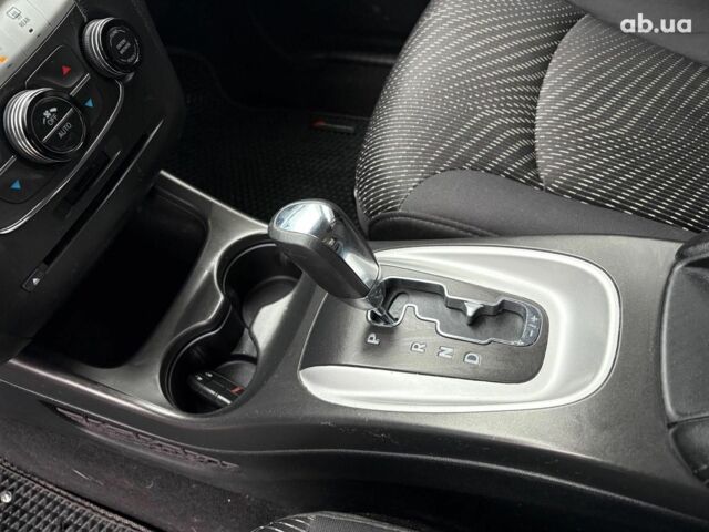 Білий Додж Джорні, об'ємом двигуна 2.4 л та пробігом 121 тис. км за 10290 $, фото 22 на Automoto.ua