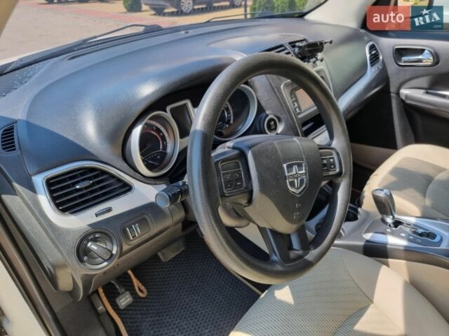 Білий Додж Джорні, об'ємом двигуна 2.4 л та пробігом 184 тис. км за 10000 $, фото 5 на Automoto.ua