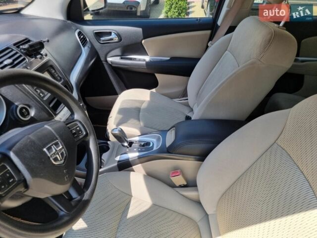 Білий Додж Джорні, об'ємом двигуна 2.4 л та пробігом 184 тис. км за 10000 $, фото 4 на Automoto.ua