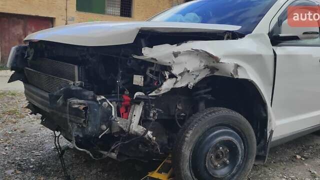 Белый Додж Джорни, объемом двигателя 2.36 л и пробегом 168 тыс. км за 3200 $, фото 25 на Automoto.ua