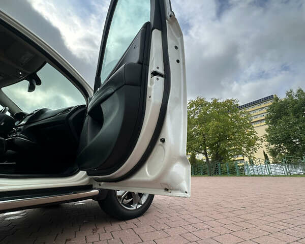 Белый Додж Джорни, объемом двигателя 2.36 л и пробегом 153 тыс. км за 12500 $, фото 55 на Automoto.ua