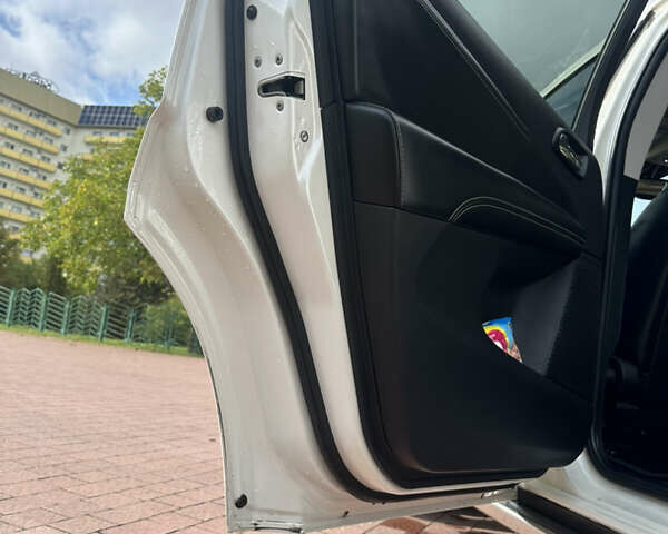 Белый Додж Джорни, объемом двигателя 2.36 л и пробегом 153 тыс. км за 12500 $, фото 29 на Automoto.ua