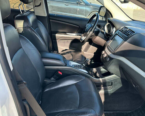 Білий Додж Джорні, об'ємом двигуна 3.6 л та пробігом 211 тис. км за 12000 $, фото 15 на Automoto.ua