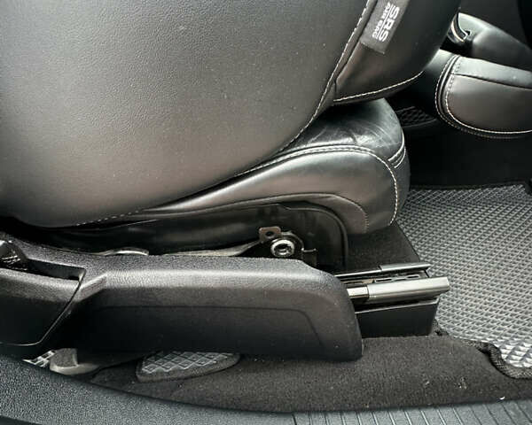 Белый Додж Джорни, объемом двигателя 2.36 л и пробегом 153 тыс. км за 12500 $, фото 57 на Automoto.ua