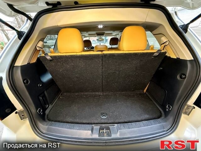 Белый Додж Джорни, объемом двигателя 3.6 л и пробегом 210 тыс. км за 12000 $, фото 4 на Automoto.ua