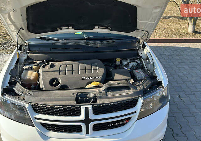 Білий Додж Джорні, об'ємом двигуна 3.6 л та пробігом 211 тис. км за 12000 $, фото 7 на Automoto.ua