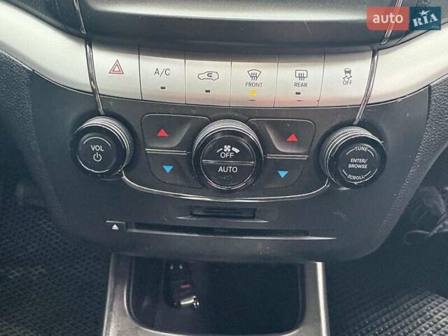 Білий Додж Джорні, об'ємом двигуна 2.4 л та пробігом 121 тис. км за 10290 $, фото 24 на Automoto.ua