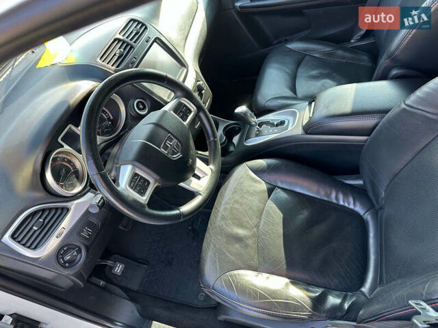 Білий Додж Джорні, об'ємом двигуна 3.6 л та пробігом 211 тис. км за 12000 $, фото 9 на Automoto.ua