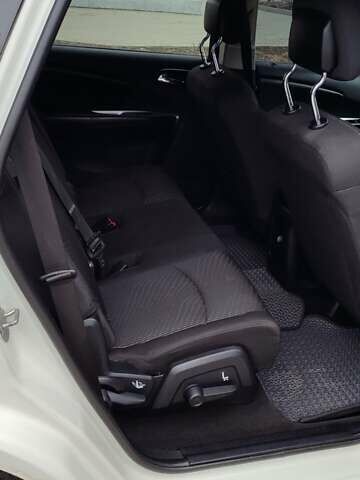 Белый Додж Джорни, объемом двигателя 2.36 л и пробегом 204 тыс. км за 10000 $, фото 11 на Automoto.ua