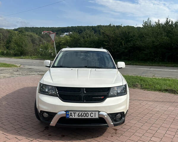 Белый Додж Джорни, объемом двигателя 2.36 л и пробегом 153 тыс. км за 12500 $, фото 1 на Automoto.ua