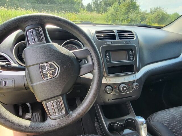 Белый Додж Джорни, объемом двигателя 2 л и пробегом 206 тыс. км за 9000 $, фото 12 на Automoto.ua