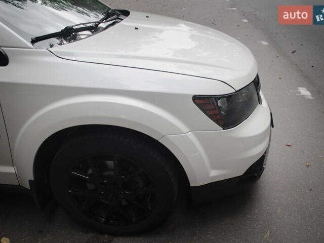 Белый Додж Джорни, объемом двигателя 3.6 л и пробегом 214 тыс. км за 14500 $, фото 3 на Automoto.ua