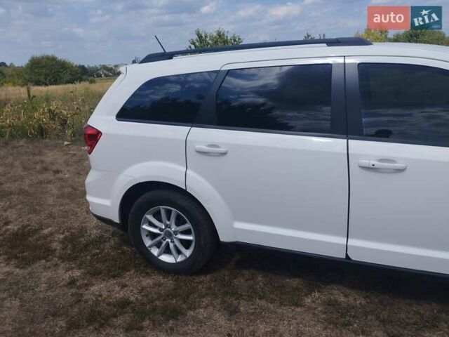 Белый Додж Джорни, объемом двигателя 2.4 л и пробегом 181 тыс. км за 11500 $, фото 12 на Automoto.ua