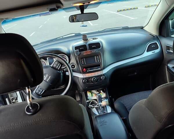 Белый Додж Джорни, объемом двигателя 3.6 л и пробегом 177 тыс. км за 12000 $, фото 11 на Automoto.ua