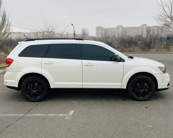 Білий Додж Джорні, об'ємом двигуна 2.4 л та пробігом 185 тис. км за 12700 $, фото 7 на Automoto.ua