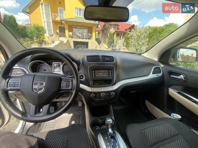 Білий Додж Джорні, об'ємом двигуна 2.36 л та пробігом 150 тис. км за 10500 $, фото 7 на Automoto.ua