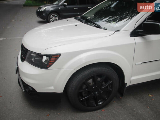 Белый Додж Джорни, объемом двигателя 3.6 л и пробегом 214 тыс. км за 14500 $, фото 6 на Automoto.ua