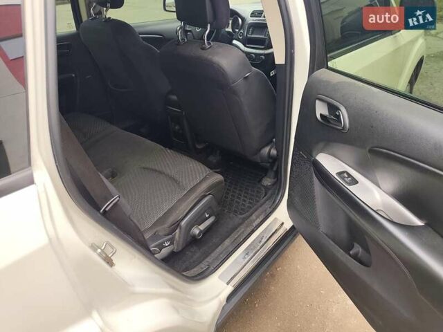 Белый Додж Джорни, объемом двигателя 2.36 л и пробегом 229 тыс. км за 10450 $, фото 11 на Automoto.ua