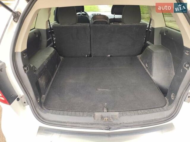 Белый Додж Джорни, объемом двигателя 2.36 л и пробегом 229 тыс. км за 10450 $, фото 12 на Automoto.ua