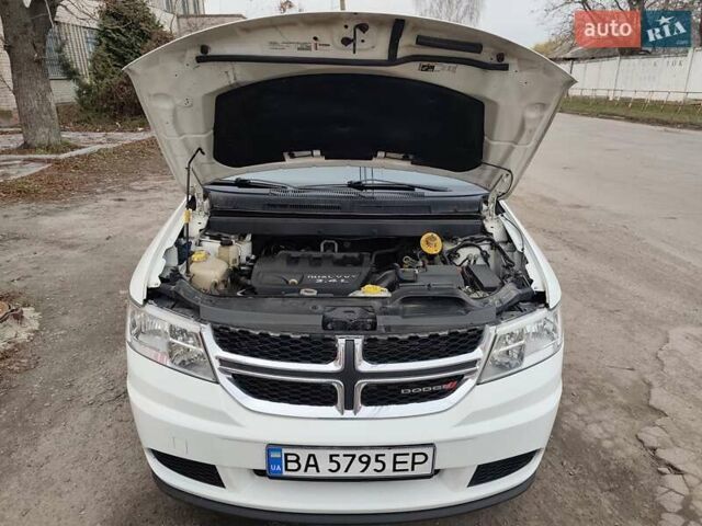 Белый Додж Джорни, объемом двигателя 2.36 л и пробегом 229 тыс. км за 10450 $, фото 16 на Automoto.ua