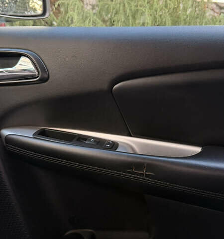 Белый Додж Джорни, объемом двигателя 3.6 л и пробегом 179 тыс. км за 10450 $, фото 13 на Automoto.ua