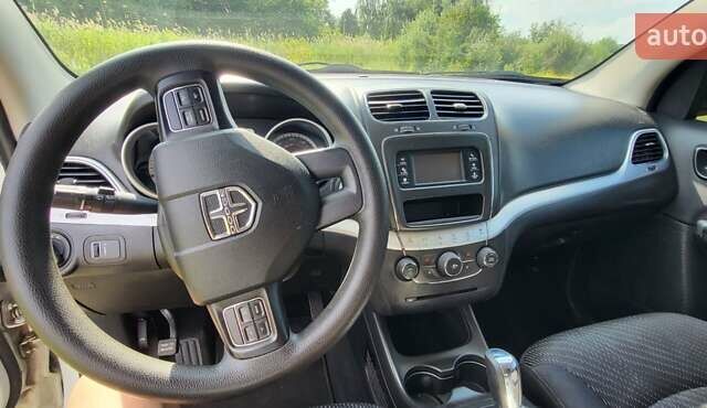 Белый Додж Джорни, объемом двигателя 2.36 л и пробегом 170 тыс. км за 9000 $, фото 9 на Automoto.ua