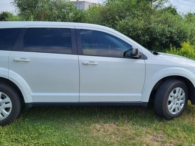 Белый Додж Джорни, объемом двигателя 2 л и пробегом 206 тыс. км за 9000 $, фото 2 на Automoto.ua