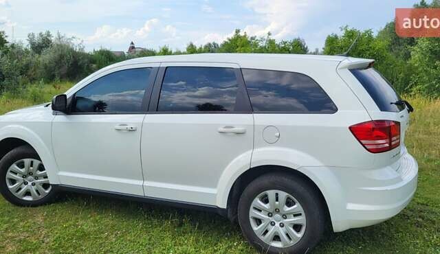 Белый Додж Джорни, объемом двигателя 2.36 л и пробегом 170 тыс. км за 9000 $, фото 4 на Automoto.ua