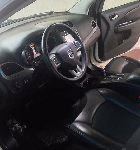 Белый Додж Джорни, объемом двигателя 2.36 л и пробегом 119 тыс. км за 13800 $, фото 14 на Automoto.ua