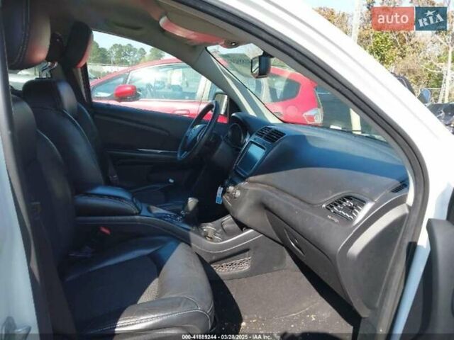 Белый Додж Джорни, объемом двигателя 2.36 л и пробегом 220 тыс. км за 8200 $, фото 3 на Automoto.ua