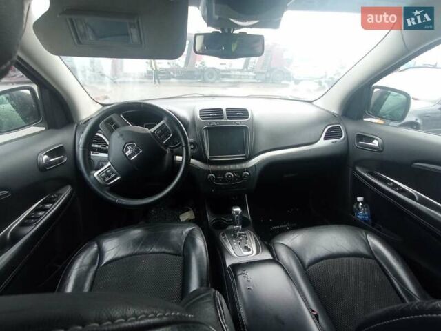 Белый Додж Джорни, объемом двигателя 2.36 л и пробегом 220 тыс. км за 8200 $, фото 7 на Automoto.ua