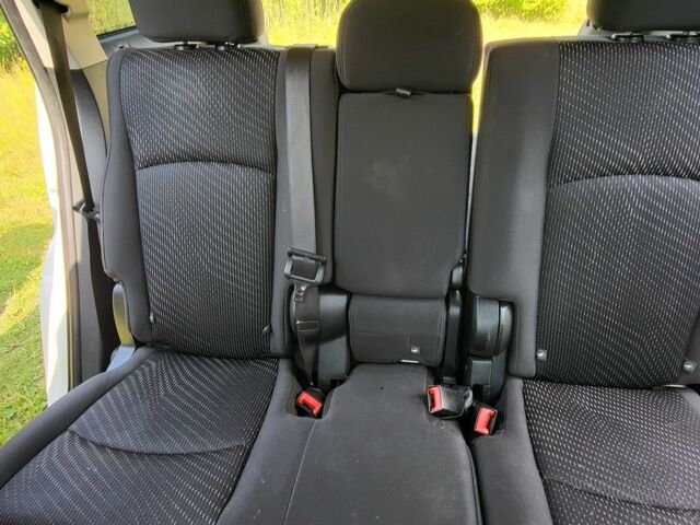 Белый Додж Джорни, объемом двигателя 2 л и пробегом 206 тыс. км за 9000 $, фото 13 на Automoto.ua