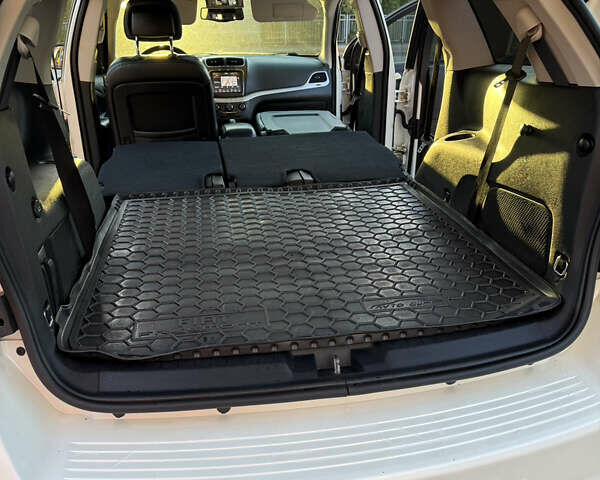 Білий Додж Джорні, об'ємом двигуна 3.61 л та пробігом 199 тис. км за 14000 $, фото 14 на Automoto.ua