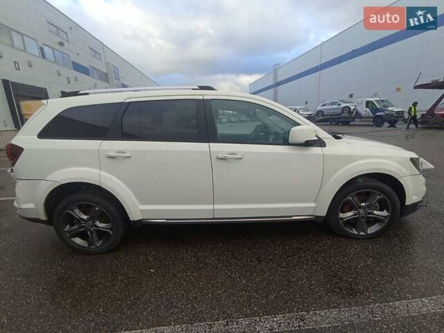 Белый Додж Джорни, объемом двигателя 2.36 л и пробегом 220 тыс. км за 8200 $, фото 6 на Automoto.ua